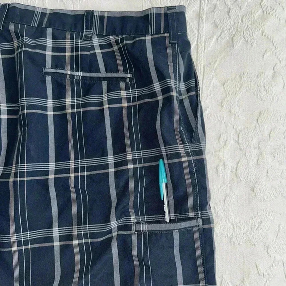 PGA Tour Golf Shorts Mens Size 44 Navy Blue Plaid Quick Dry 9" Inseam Flat Front - Picture 7 of 8